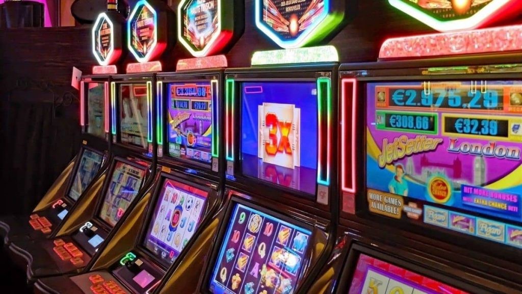 What are the best colossal reels slot machines to play online?